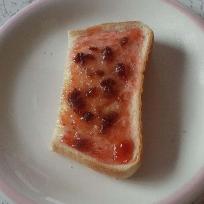 苺ジャムと餡子のトースト